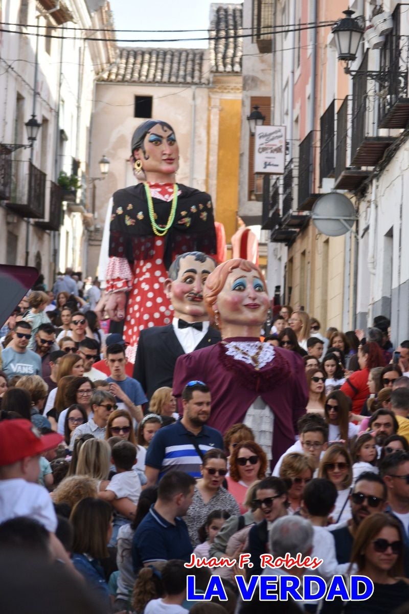 Imágenes del primer pasacalles de Gigantes y Cabezudos en Caravaca de la Cruz