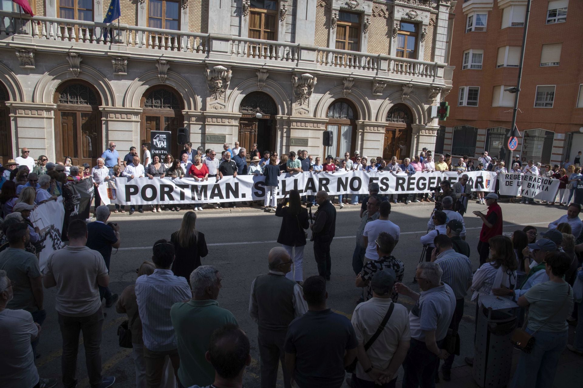 La concentración en La Unión contra el sellado de Portmán, en imágenes