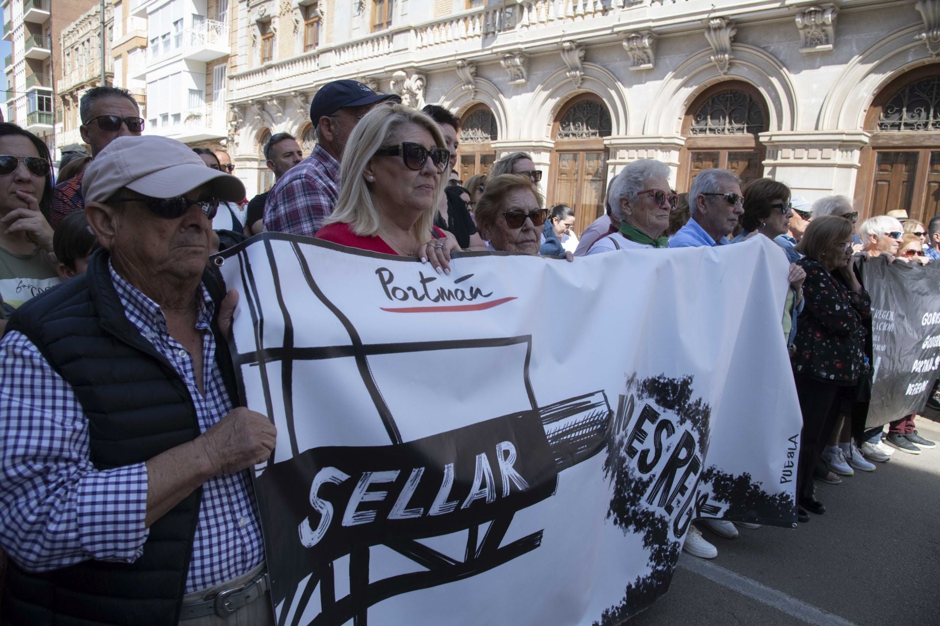 La concentración en La Unión contra el sellado de Portmán, en imágenes