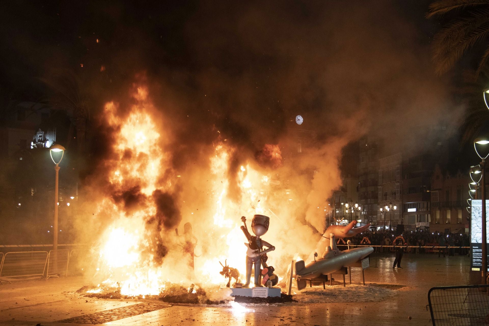 La despedida de las Fallas en Cartagena, en imágenes