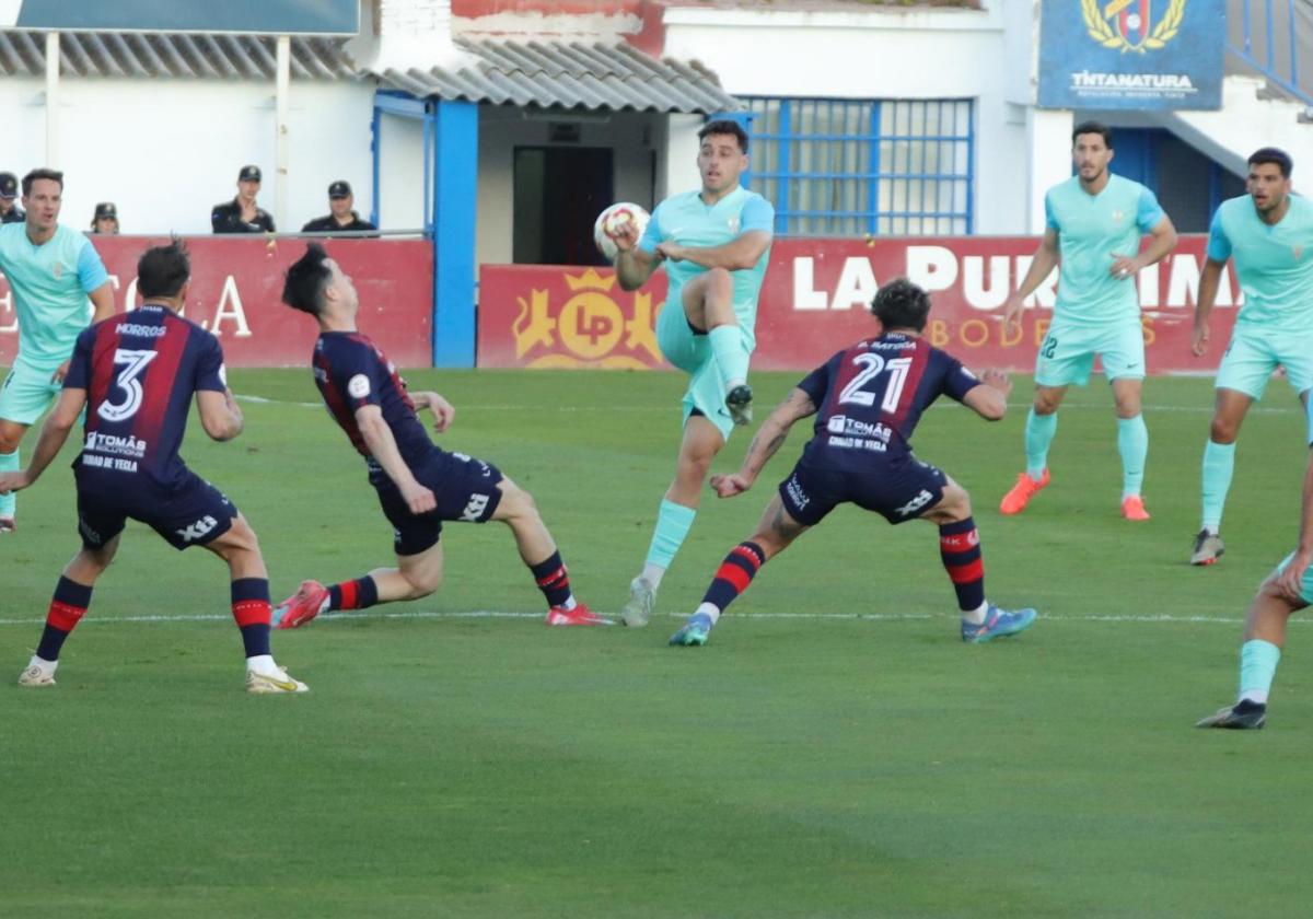 Otro empate que no saca del descenso a un yeclano incapaz de ganar en su campo | la verdad