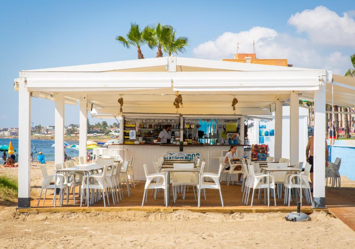 La Concejalía prevé recaudar 1,4 millones en cuatro años con los diez chiringuitos de Torrevieja
