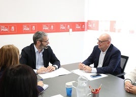 Francisco Lucas, durante la reunión con los responsables del CERMI.