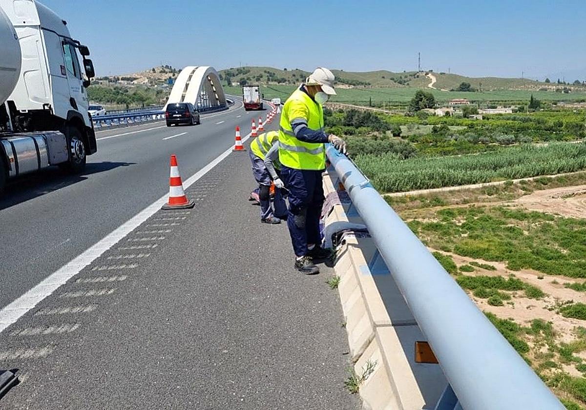 Repintado Pretil Viaducto A-7 PK 575+500.