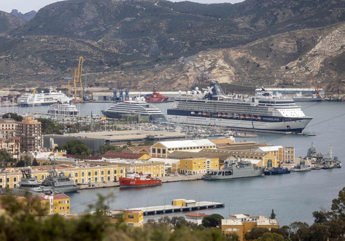 El Puerto de Cartagena recibirá en mayo 37.000 turistas en 24 cruceros, la mitad de lujo y exclusivos