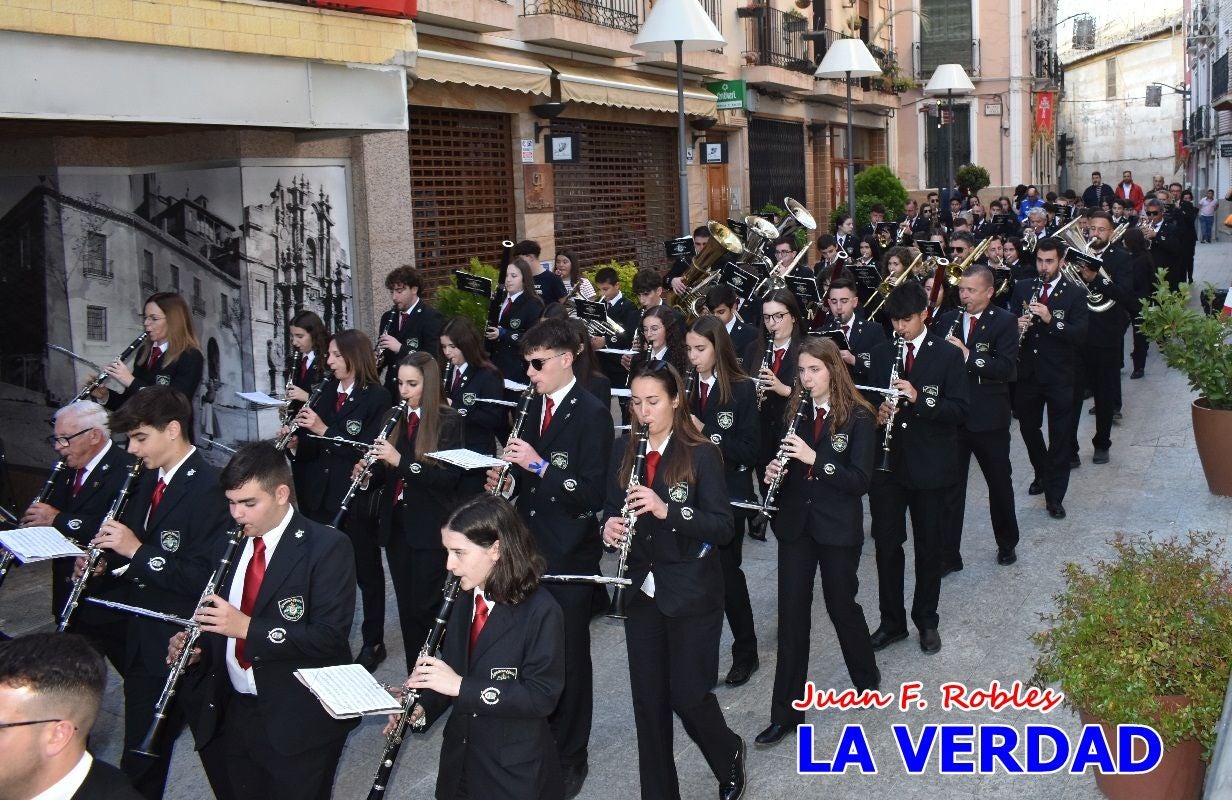 Imágenes del pasacalles previo al Pregón de Fiestas de Caravaca de la Cruz