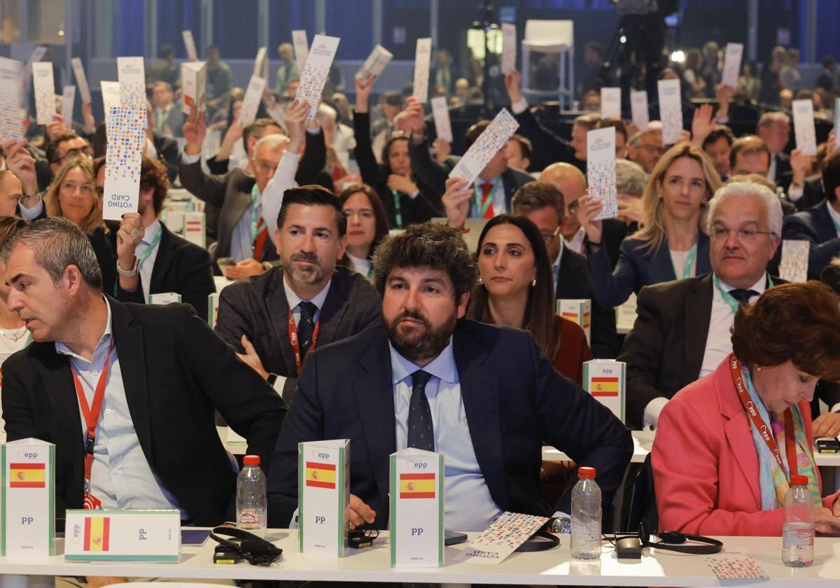 López Miras pide reforzar el papel del agua y del sector primario «para asegurar el futuro de Europa»