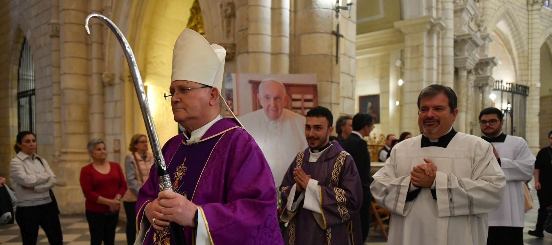 Murcia despide al Papa en la Catedral, en imágenes