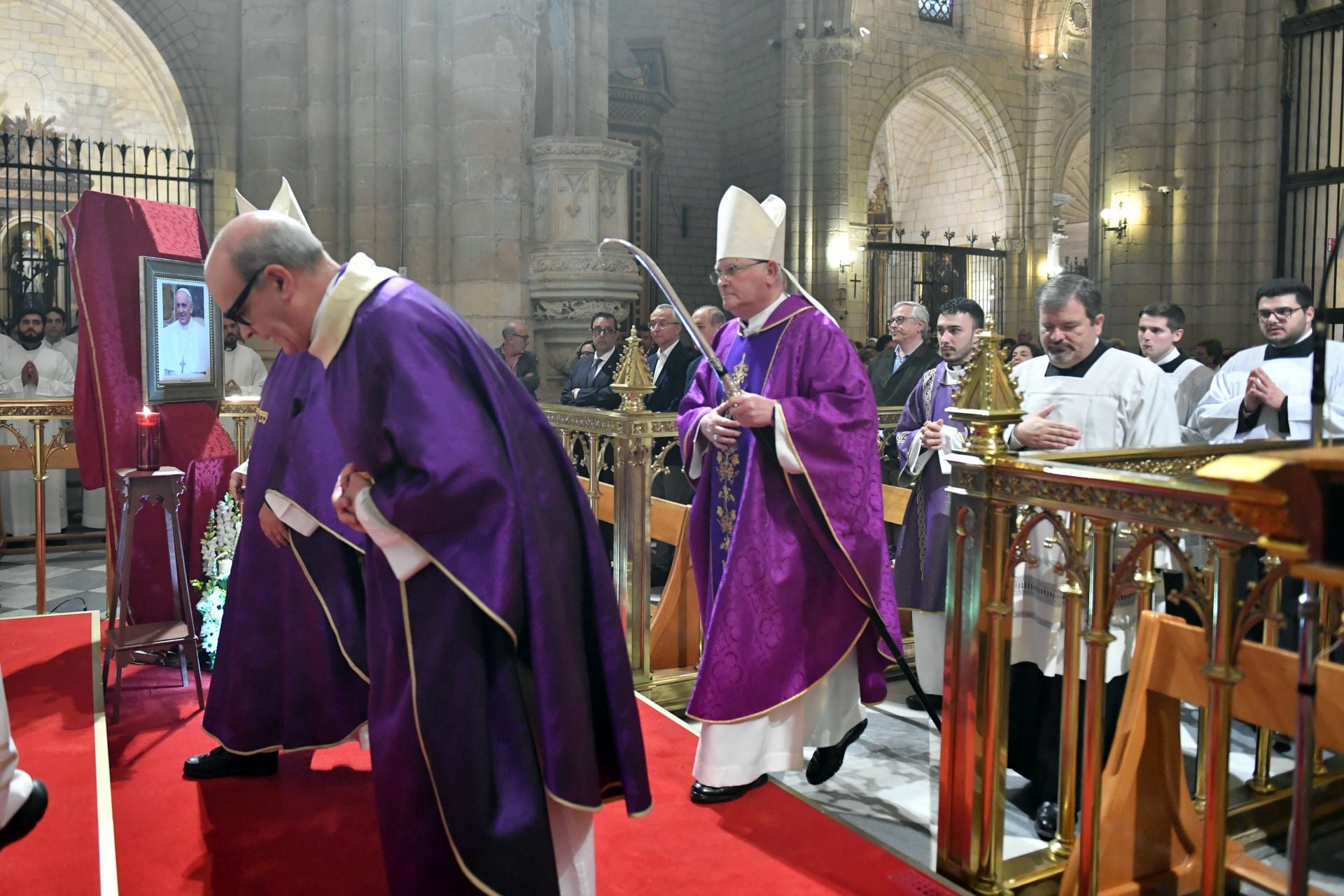 Murcia despide al Papa en la Catedral, en imágenes