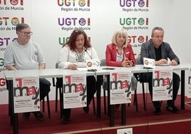 Joaquín Sánchez, Julia Martínez, Paqui Sánchez y Santiago Navarro, en la presentación de las manifestaciones del Primero de Mayo.