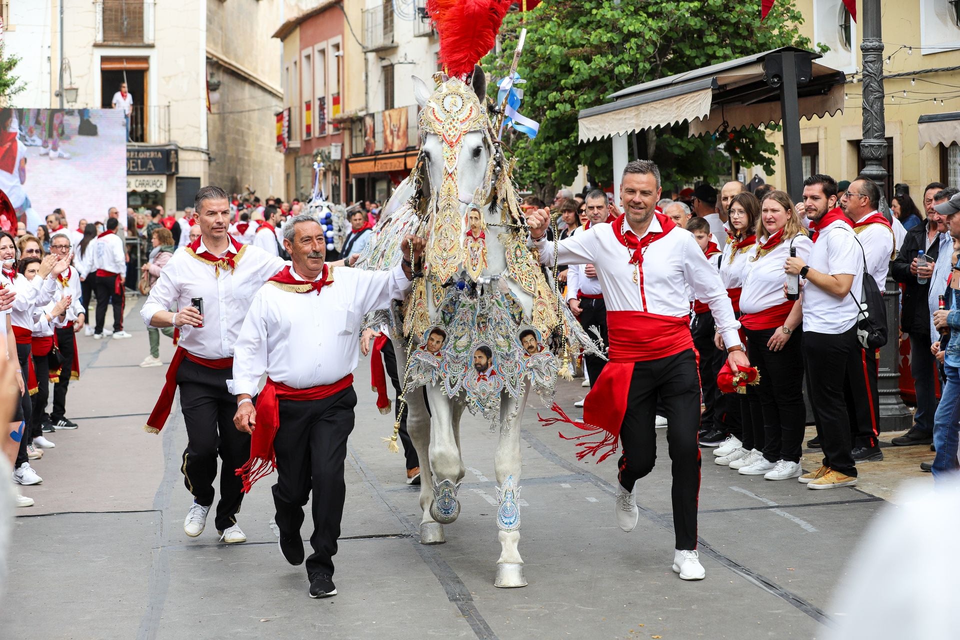 La jornada de la carrera de los Caballos del Vino, en imágenes