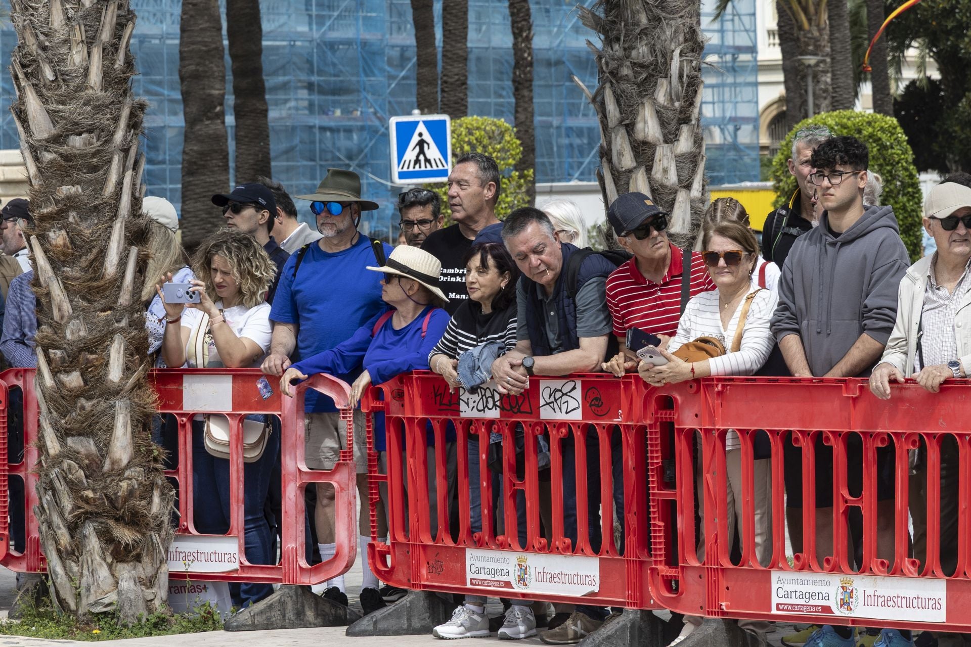 El acto del Regimiento de Artillería Antiaérea, celebrado por el Dos de Mayo en Cartagena, en imágenes