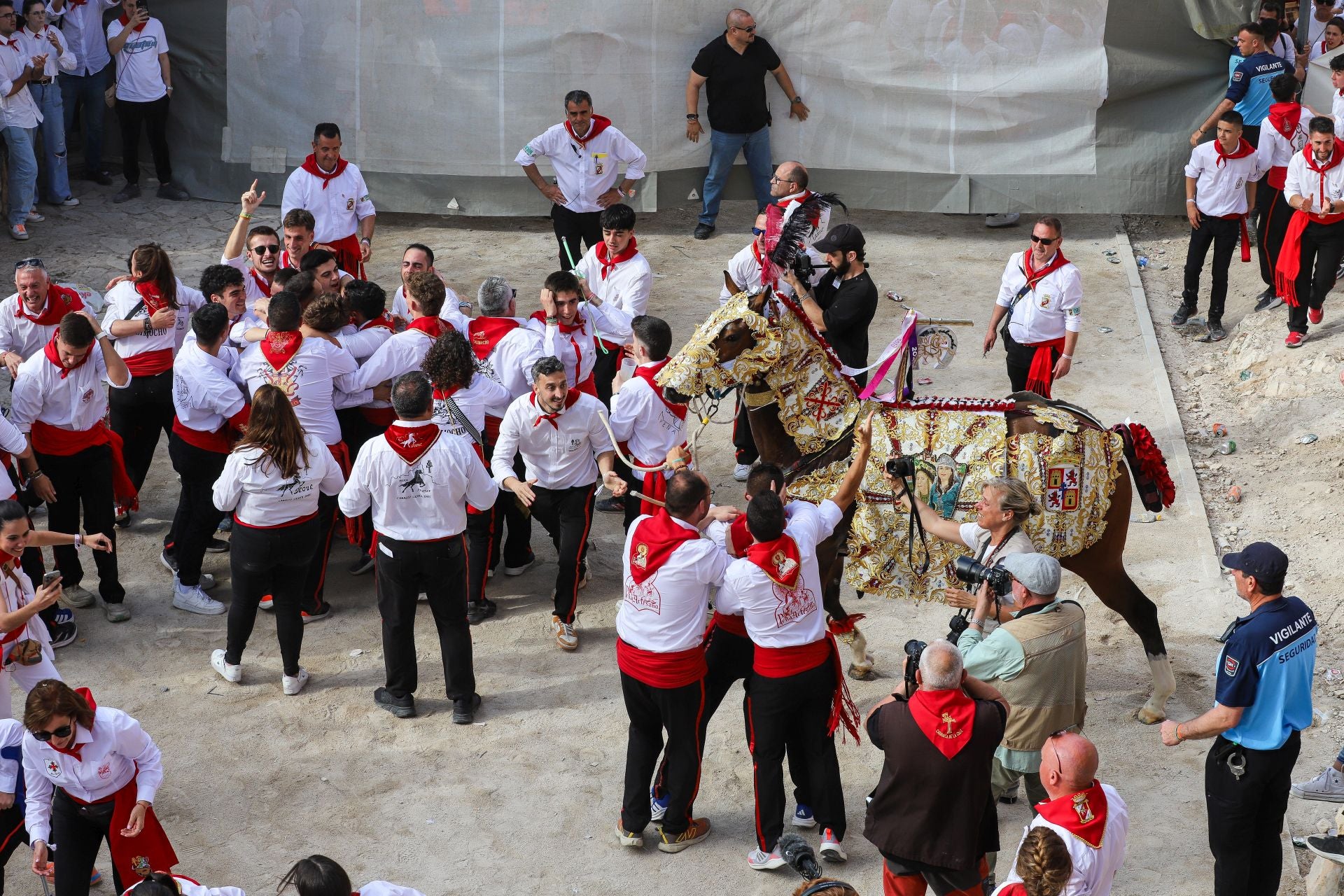 La carrera de los Caballos del Vino 2025, en imágenes