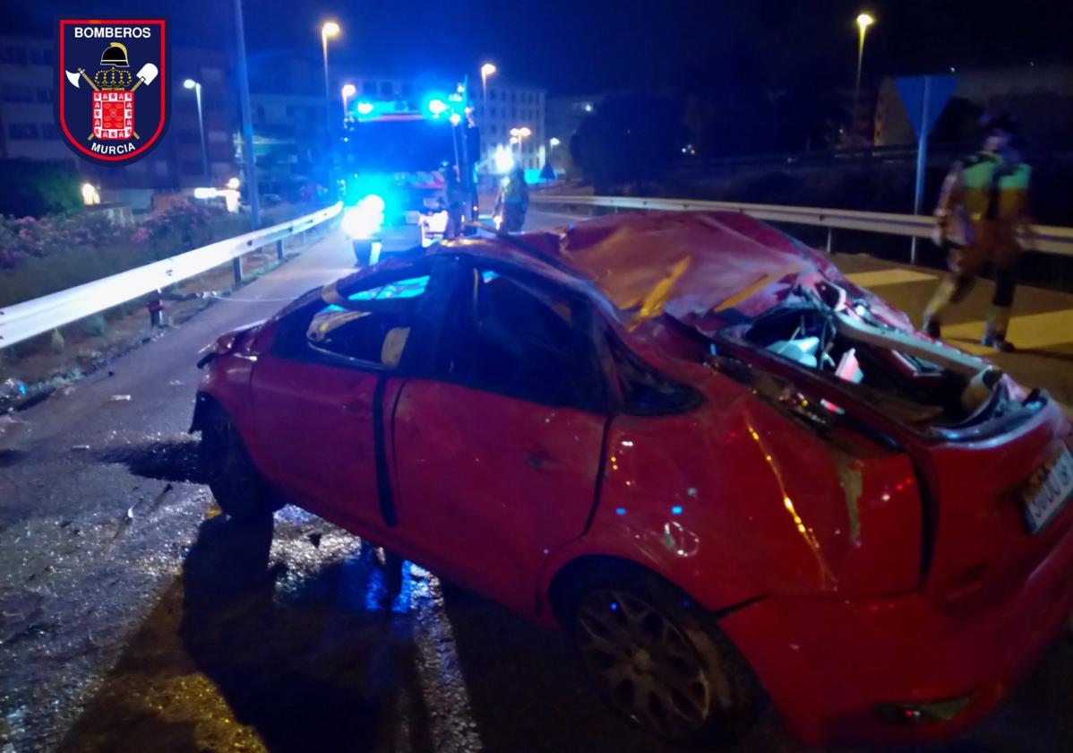 Heridos un bebé de seis meses y una mujer en Murcia al volcar en la autovía A-30