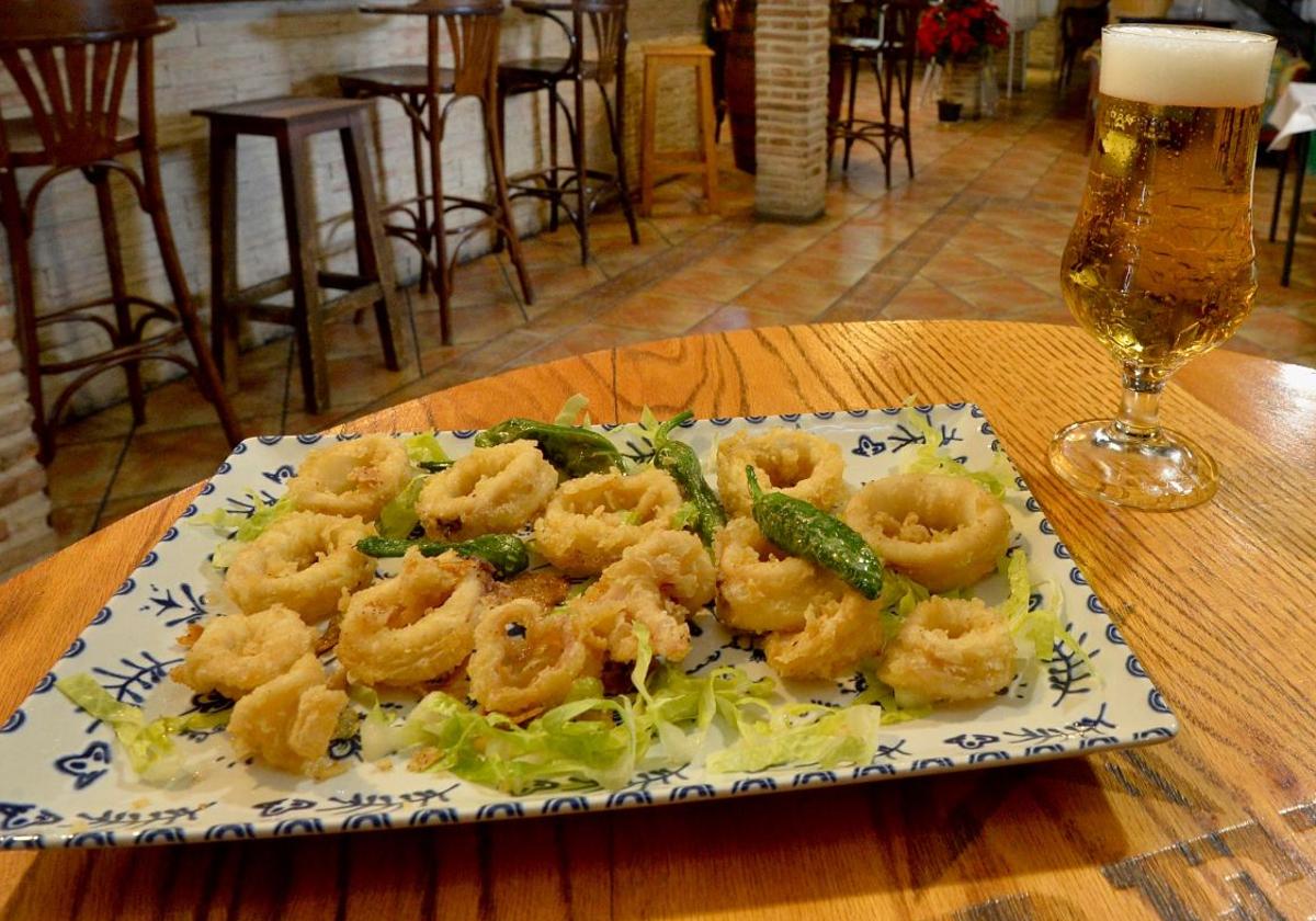 Los calamares a la andaluza, un imprescindible en la cocina española.