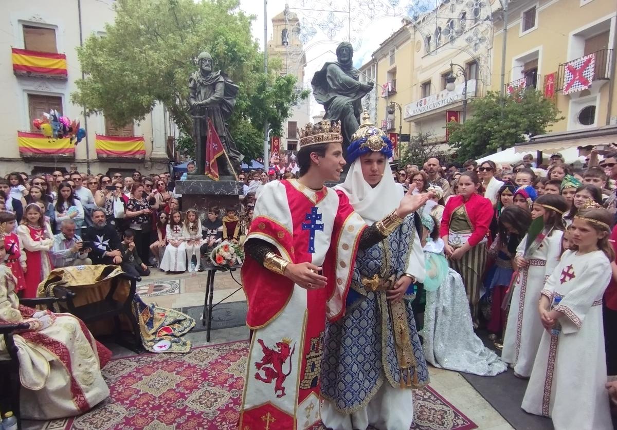 Los pequeños festeros toman la Gran Vía de Caravaca
