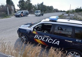 Vehículos policiales en un paraje de Molina en una imagen de archivo.