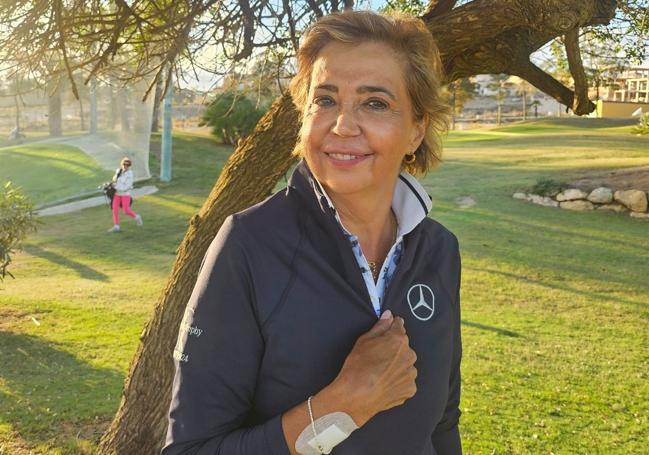 Blanca Sodupe, participante de la final internacional de Mercedes Trophy 2024, con su sudadera.