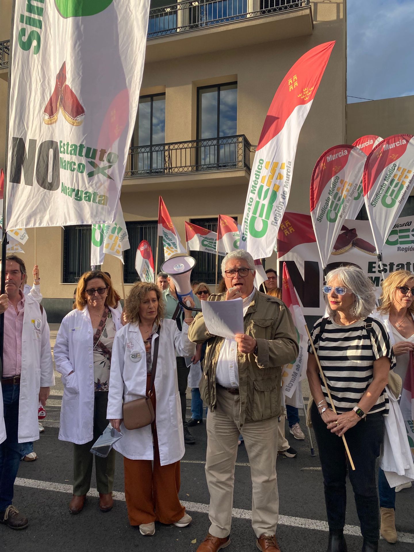 En imágenes, la manifestación de médicos contra el Estatuto Marco