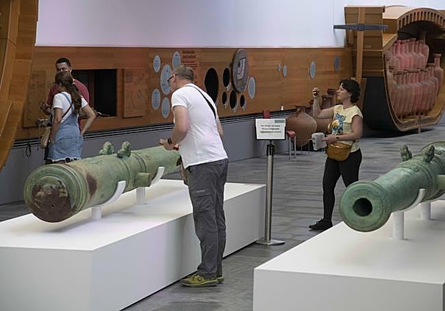 Visitantes en el Museo Nacional de Arqueología Subacuática (ARQVA), institución responsable del estudio, valoración, investigación, conservación, difusión y protección del Patrimonio Cultural Subacuático.