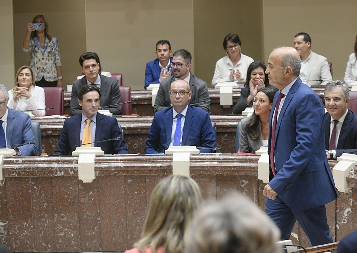 Imagen secundaria 1 - Pedro López toma posesión de su cargo. 