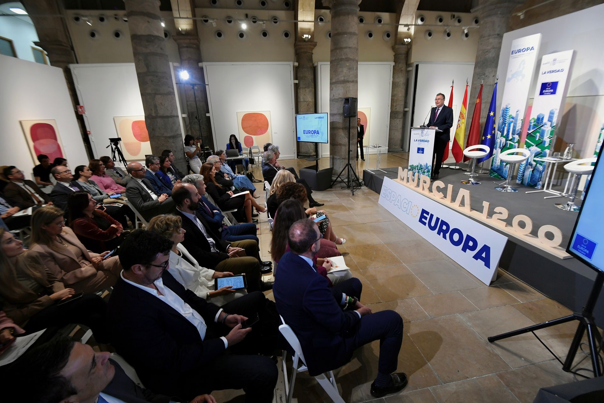 El foro &#039;Espacio Europa&#039; en el Palacio Almudí de Murcia, en imágenes
