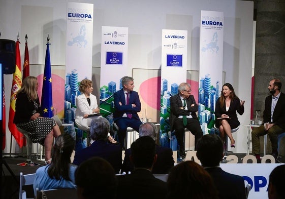El foro 'Espacio Europa' en el Palacio Almudí de Murcia, en imágenes
