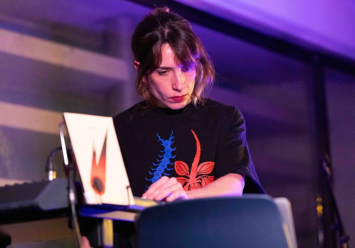 Laura Sam, poeta y 'performer' multidisciplinar.