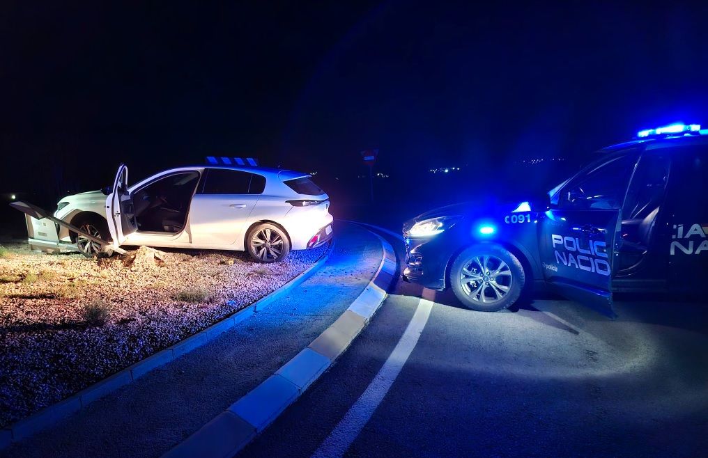 Detenido tras embestir contra un vehículo policial cuando se daba a la fuga en Yecla
