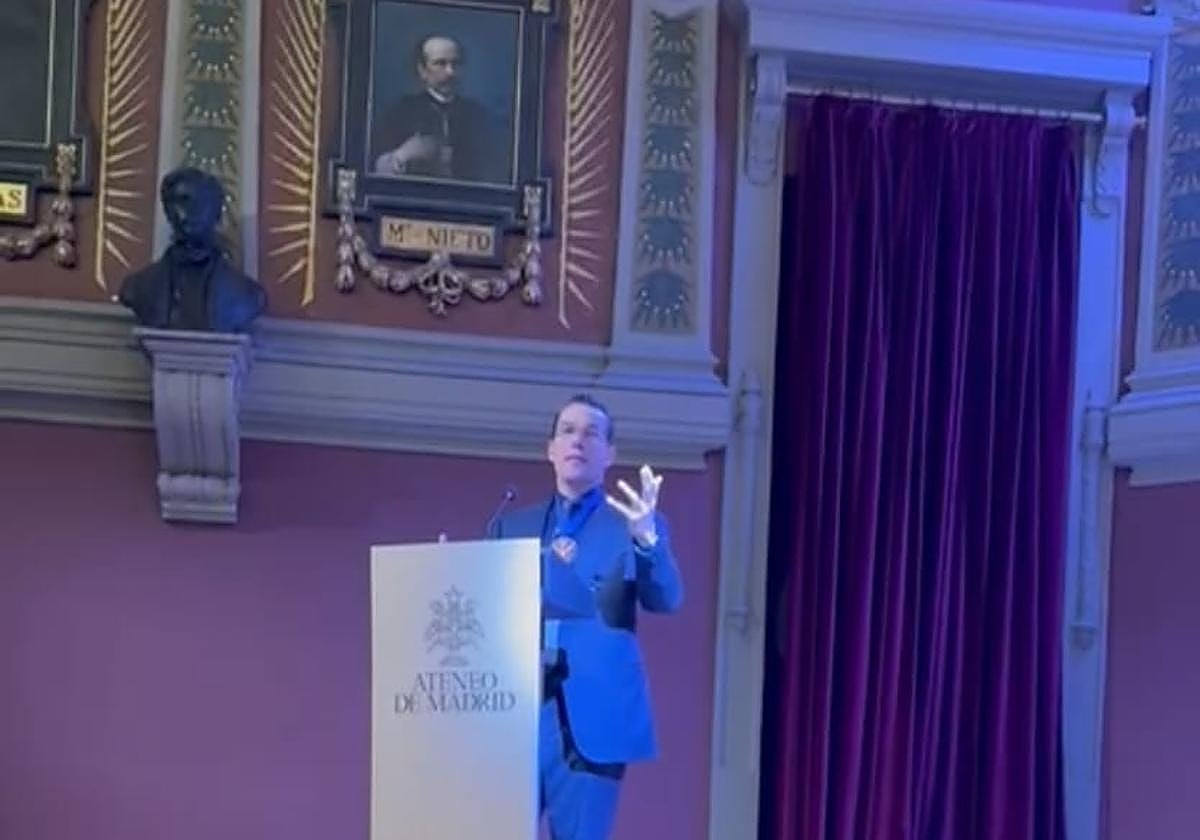 Raúl Pardo-Geijo Ruiz, tras recibir el reconocimiento.