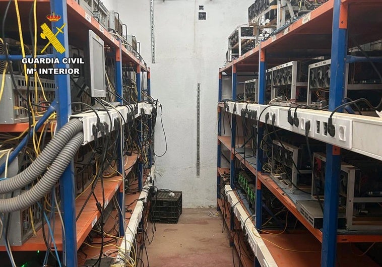 La 'granja' para minado de criptomonedas en Totana.