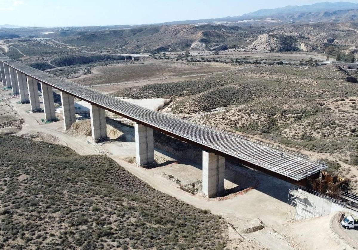 La futura línea del AVE Murcia-Almería contará con la última tecnología en comunicaciones