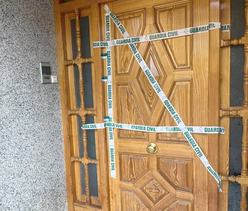 Puerta de la casa del crimen de La Algaida.