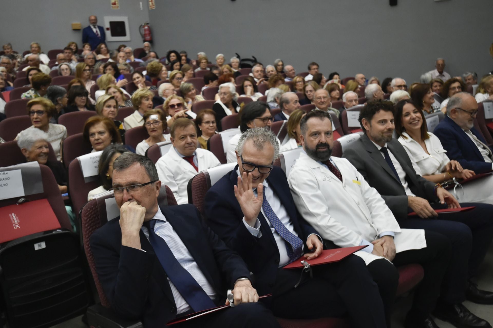 En imágenes, el homenaje a los trabajadores de La Arrixaca por su 50 aniversario