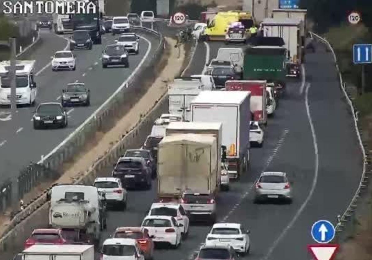 Dos accidentes provocan un total de 17 kilómetros de retenciones en las autovías A-7 y A-30, en Murcia y Santomera