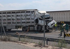 El estado del camión tras el accidente.