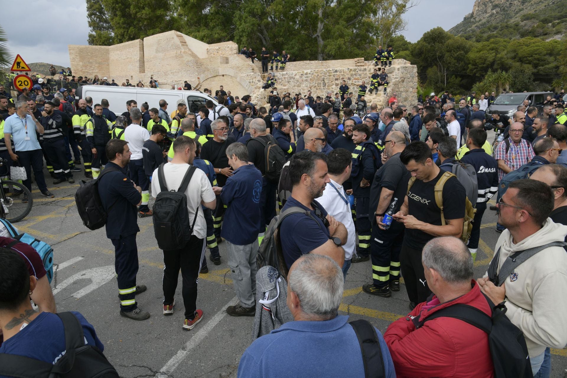 Los trabajadores de Navantia Cartagena se concentran a las puertas de la factoría, en imágenes
