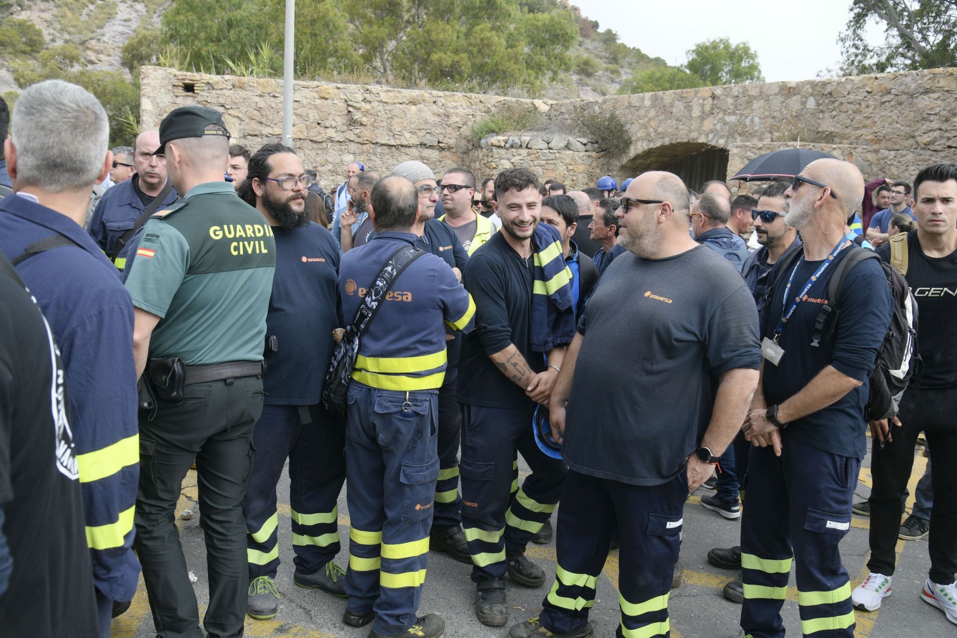 Los trabajadores de Navantia Cartagena se concentran a las puertas de la factoría, en imágenes
