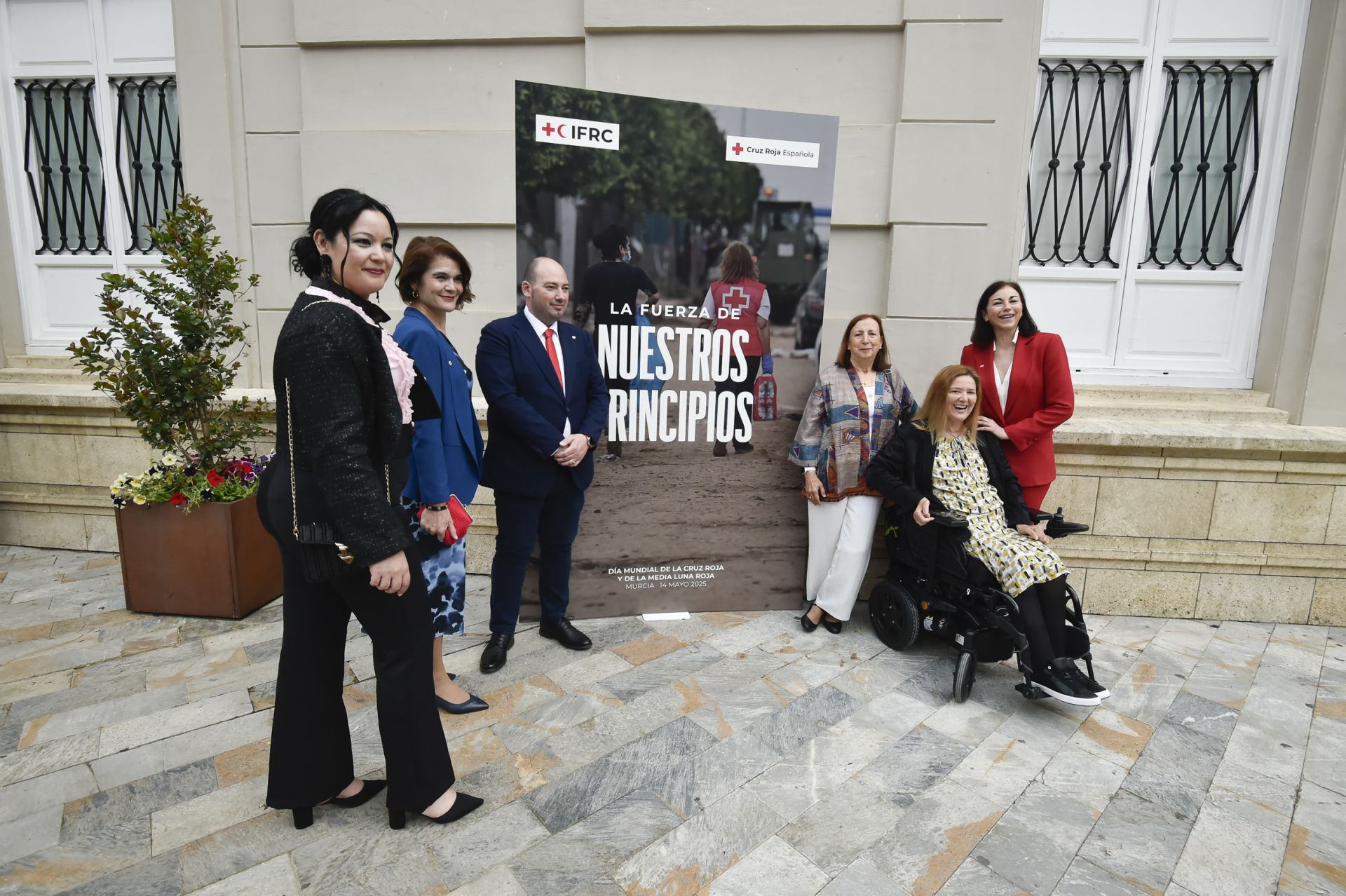 El acto de entrega en Murcia de los premios de Cruz Roja, en imágenes