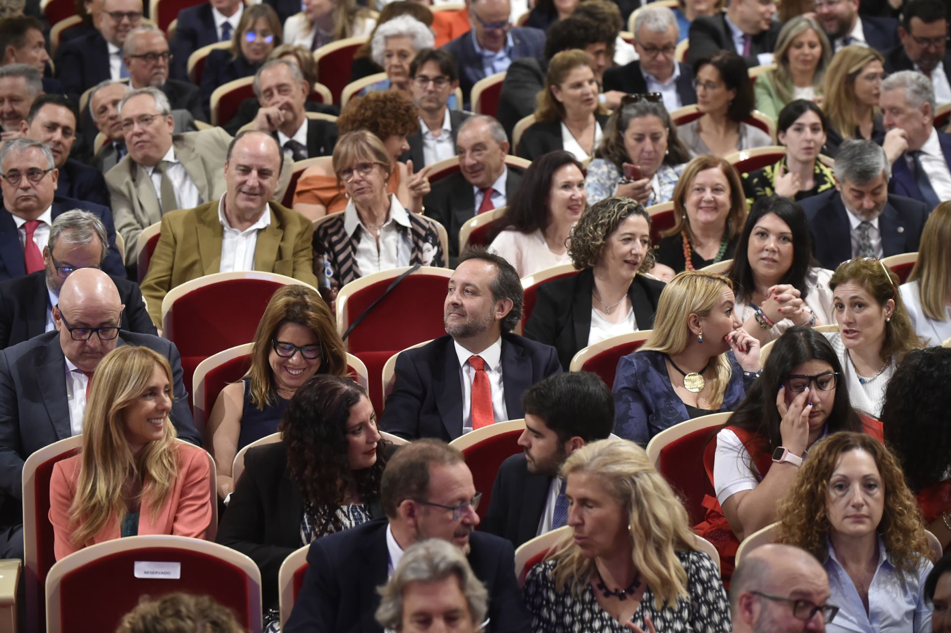 El acto de entrega en Murcia de los premios de Cruz Roja, en imágenes