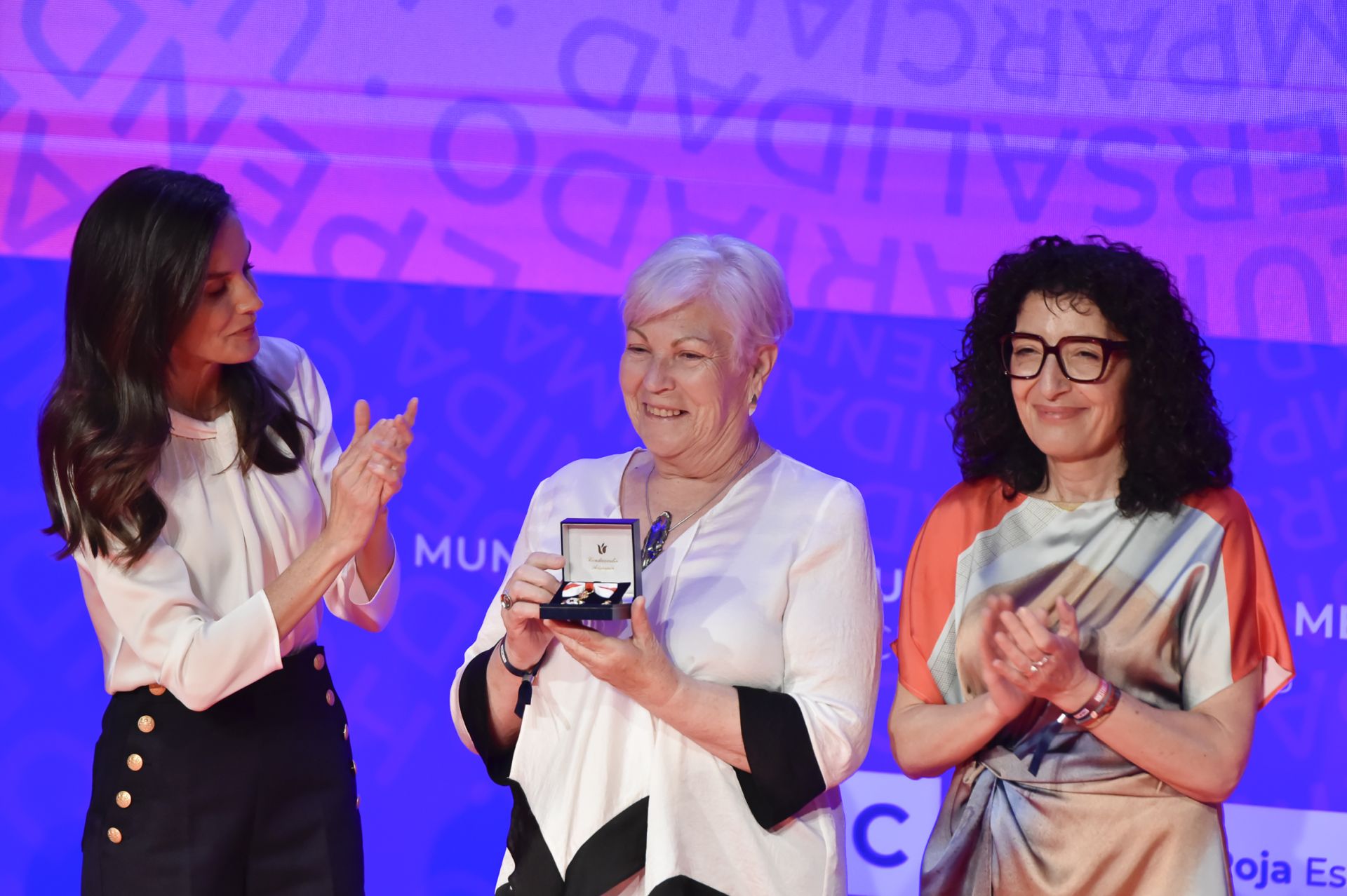 El acto de entrega en Murcia de los premios de Cruz Roja, en imágenes