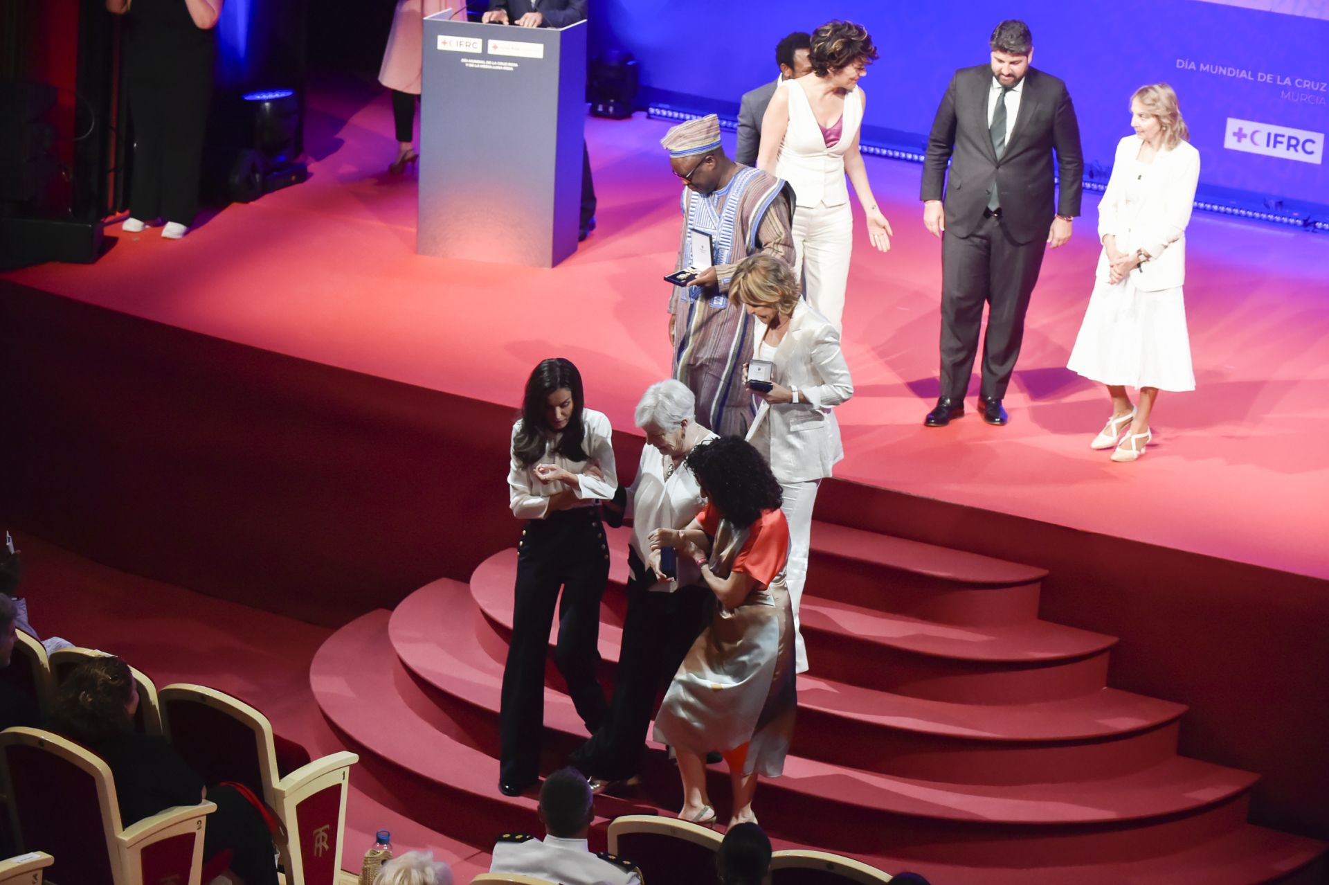 El acto de entrega en Murcia de los premios de Cruz Roja, en imágenes