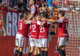 Los jugadores del Nástic de Tarragona celebran uno de los goles anotados esta temporada en el Nou Estadi.