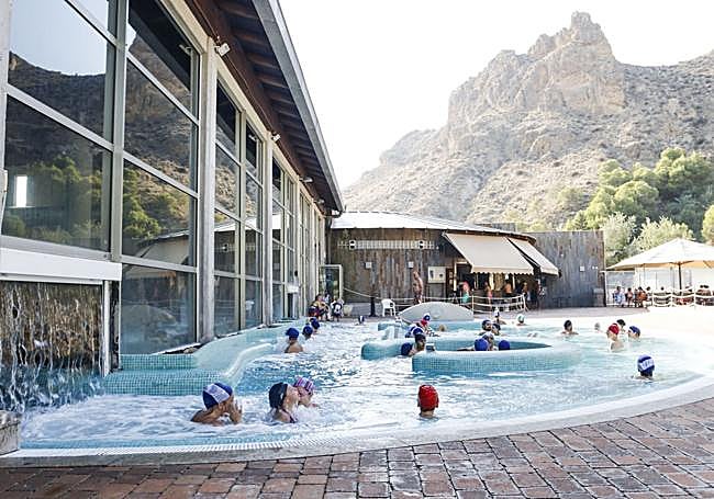 Exteriores del balneario de Archena.