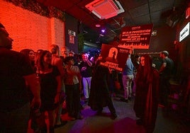 Escenifican la muerte del ocio nocturno en Murcia