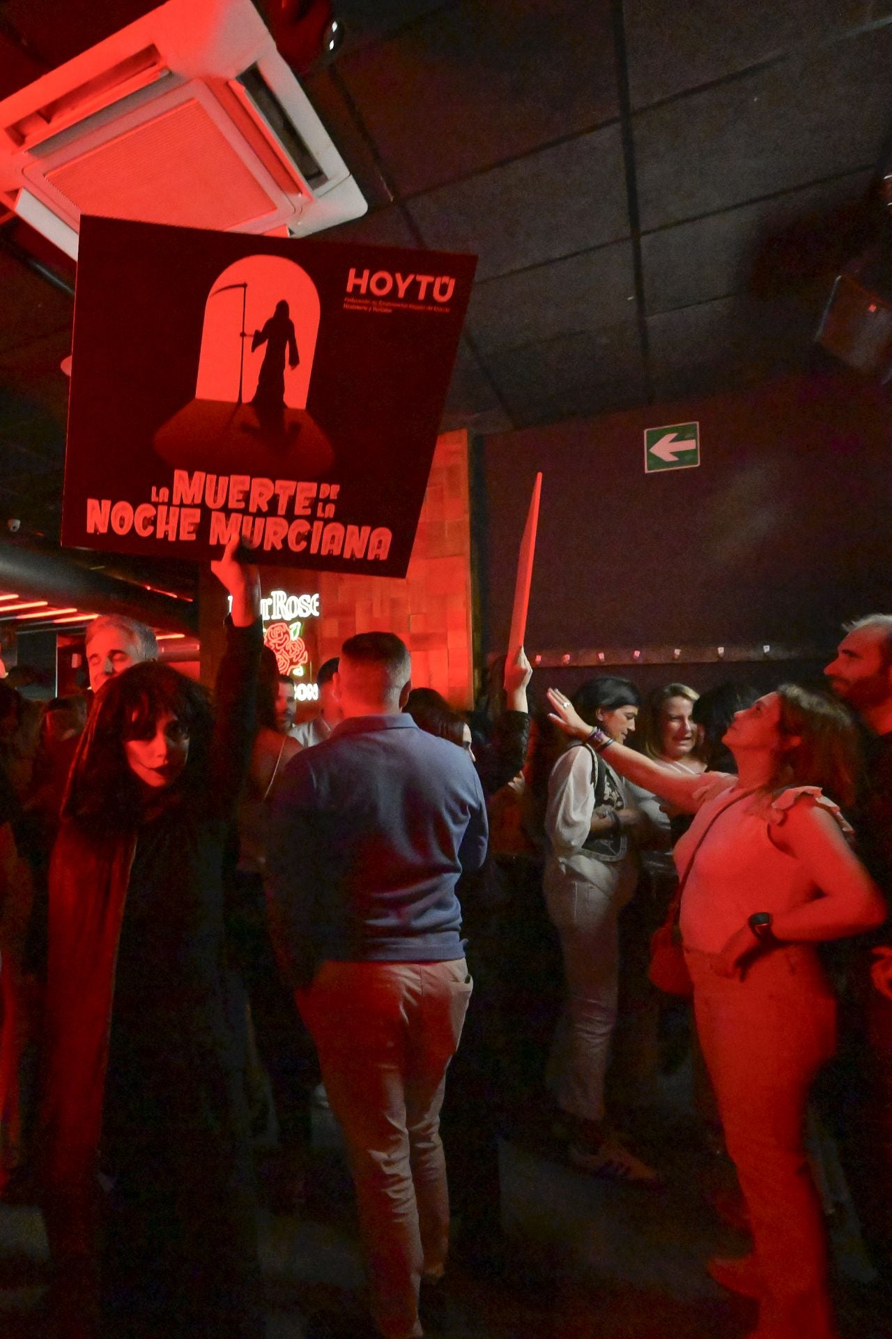 Escenifican la muerte del ocio nocturno en Murcia