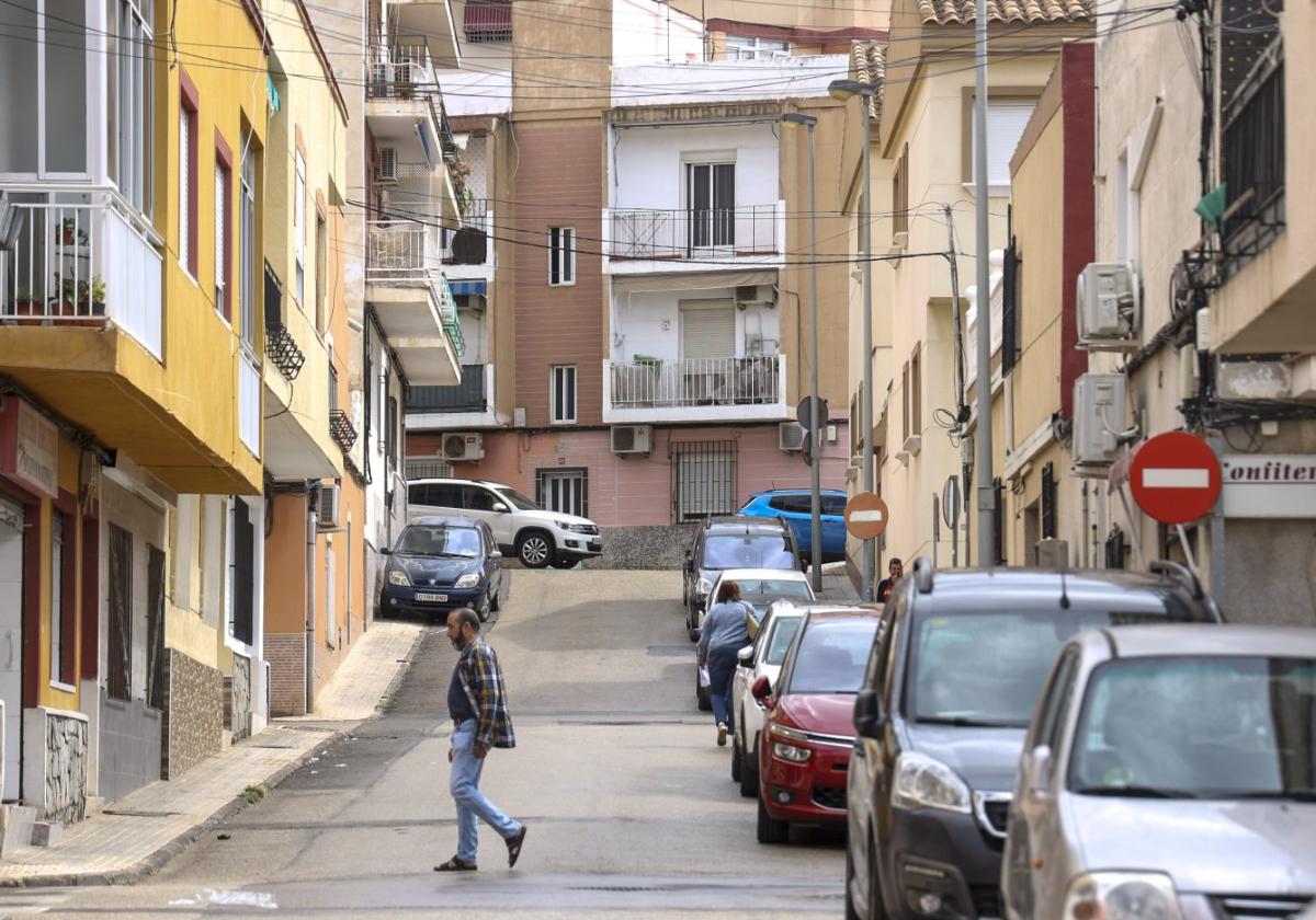 Fuente cubas pide mejores infraestructuras y nuevo alumbrado para recuperar el barrio de cartagena | la verdad