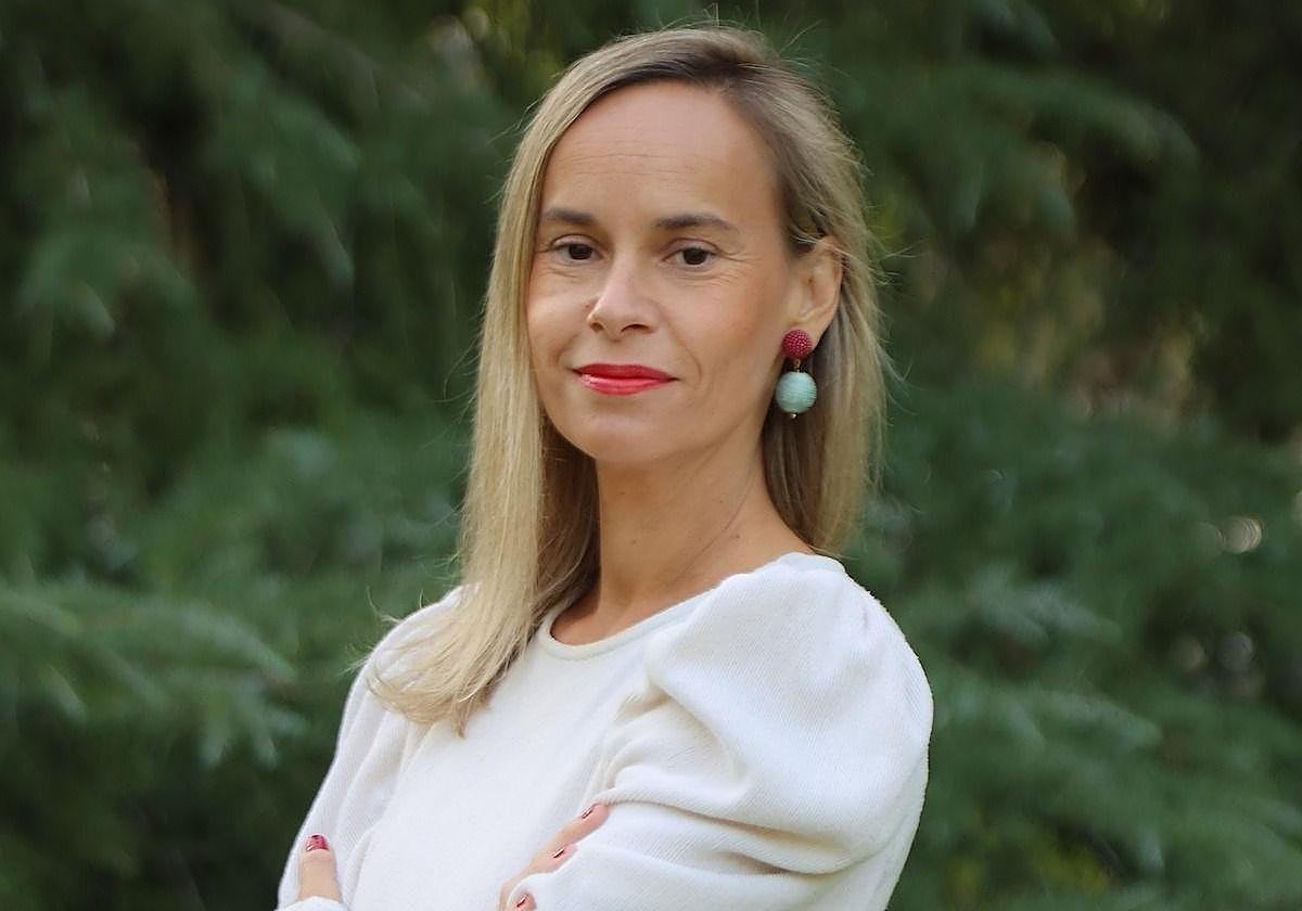 Cristina Oñoro (Madrid, 1979) es doctora europea en Teoría de la Literatura y Literatura Comparada y profesora en la Complutense.