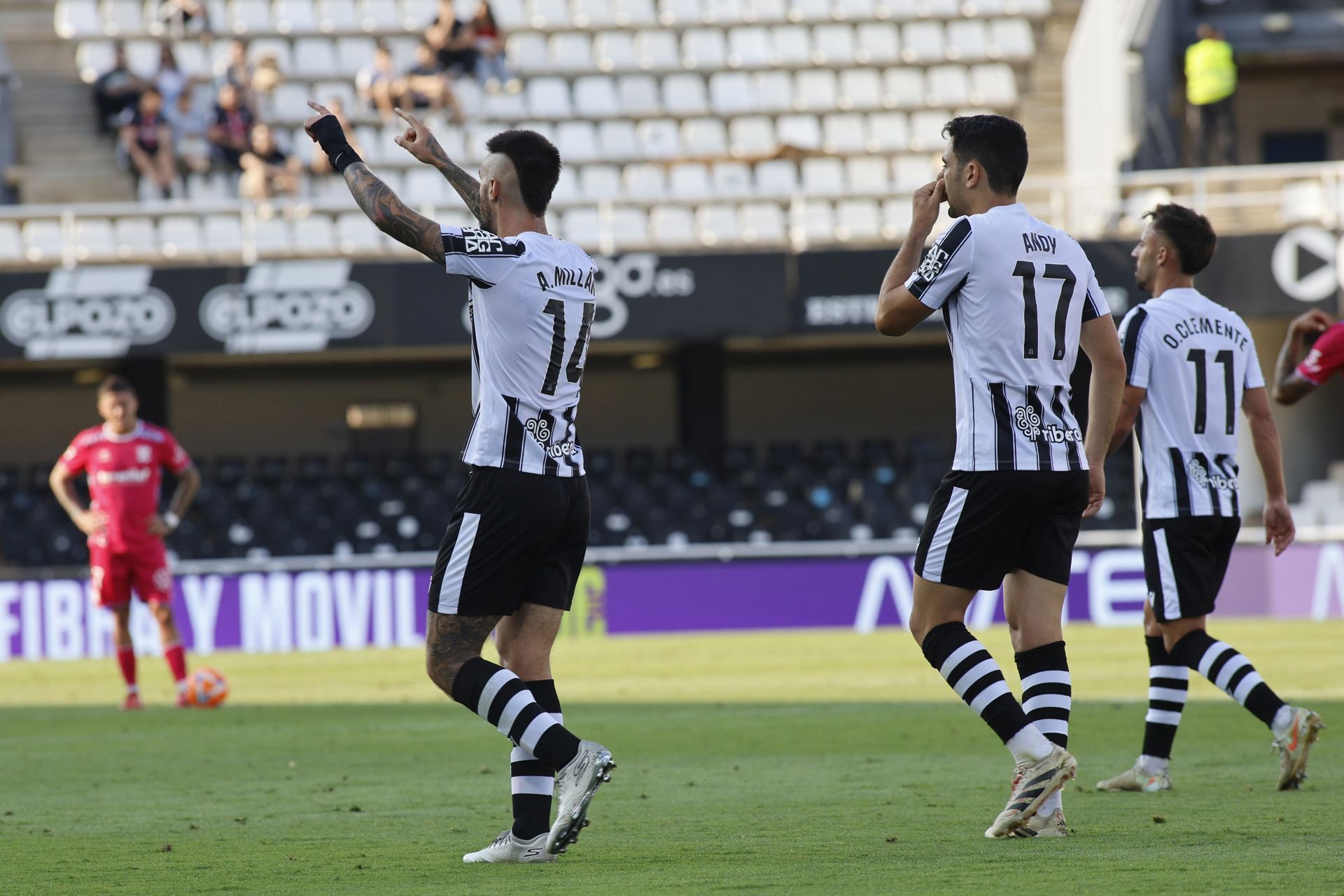 La victoria del Cartagena frente al Tenerife, en imágenes
