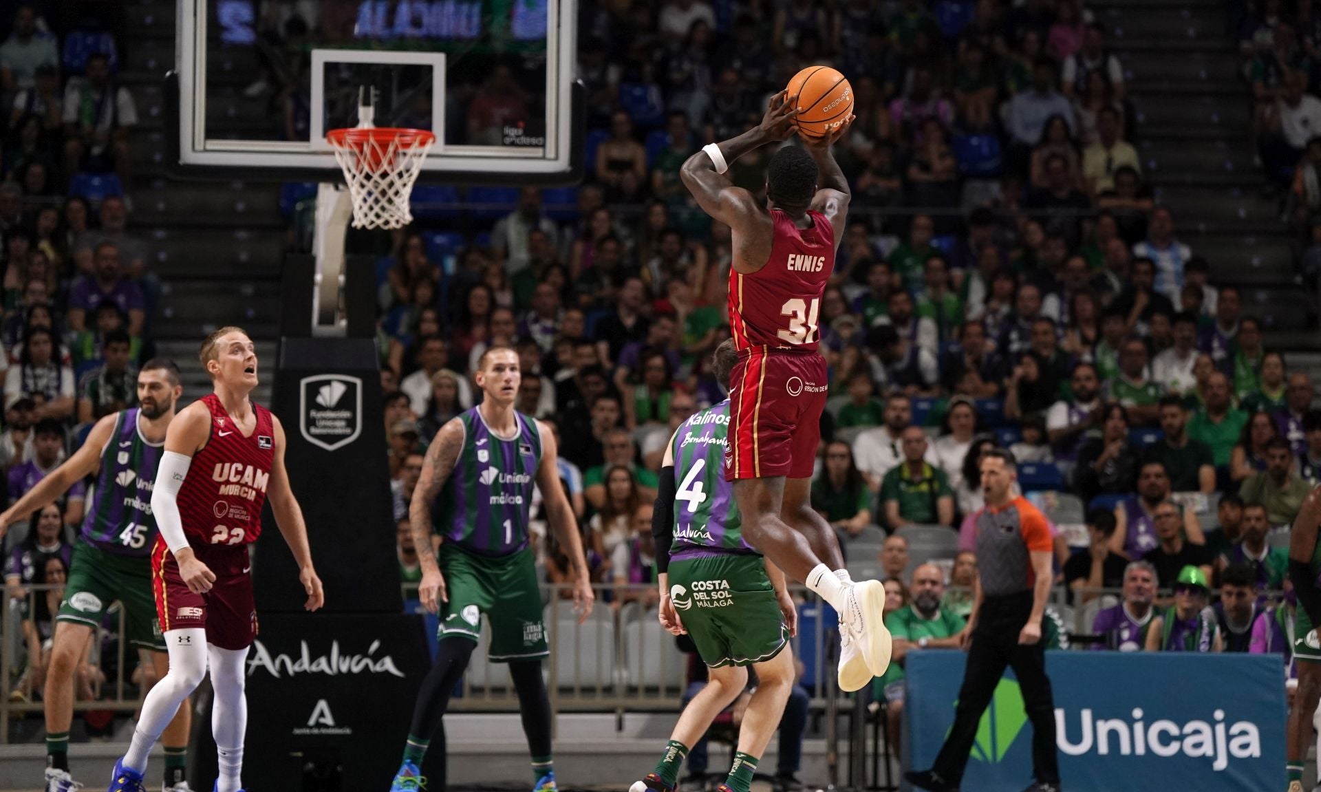 El partido del UCAM Murcia contra el Unicaja, en imágenes